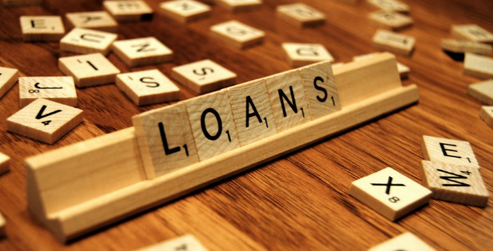 When a Financial Crisis Strikes: 4 Benefits of Monthly Installment Loans